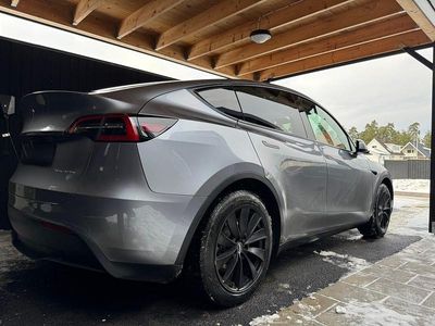 Begagnad Tesla Model Y Long Range AWD 378 kW (514 HK) 2024 Quicksilver SUV