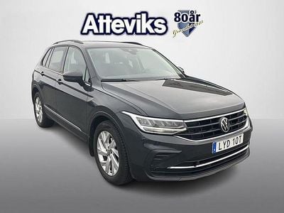 Grå Begagnad 2022 VW Tiguan SUV | 279 500 kr (Marknadspris)