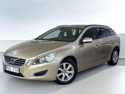 Begagnad Volvo V60 Momentum 150 HK (110 kW) 2011 Brun Kombi