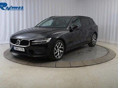 Begagnad Volvo V60 Momentum 341 HK (250 kW) 2020 Svart Kombi