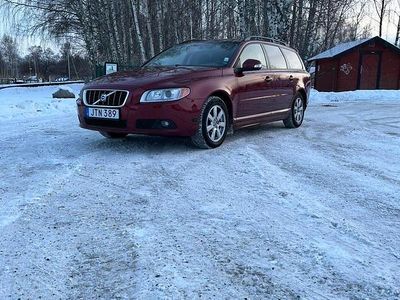Begagnad Volvo V70 245 HK (180 kW) 2009 Metallisk vinröd Kombi