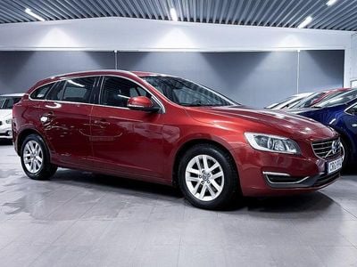 Röd Begagnad 2014 Volvo V60 Summum Kombi | 119 900 kr (Marknadspris)