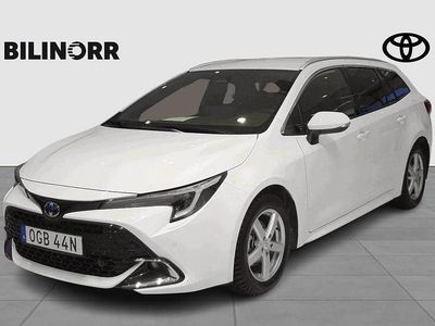 Vit Begagnad 2024 Toyota Corolla Style Kombi | 314 900 kr (Lite dyr)