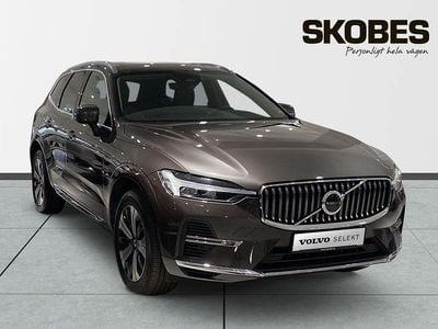 Grå Begagnad 2023 Volvo XC60 Plus SUV | 419 100 kr (Marknadspris)