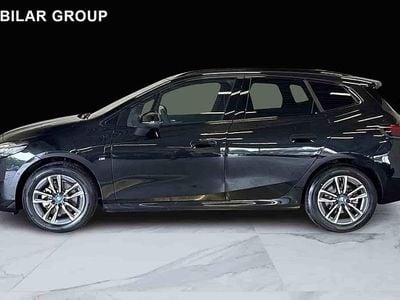 Svart Begagnad 2025 BMW 225 Active Tourer Minibuss | 409 000 kr (Lite dyr)