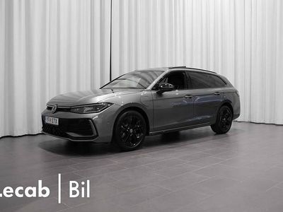 Diabase grey metallic Ny 2025 VW Passat R-line Kombi | 497 500 kr (Marknadspris)