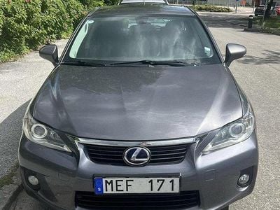 Lexus CT200h