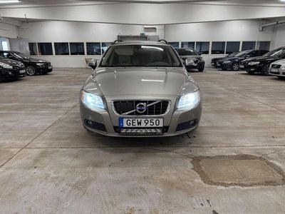 Ljusbrun Begagnad 2009 Volvo V70 Momentum Kombi | 59 900 kr (Marknadspris)
