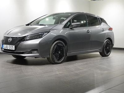 Begagnad Nissan Leaf 360º 110 kW (150 HK) 2023 Grå/silver Halvkombi