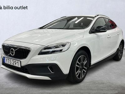 Begagnad Volvo V40 Momentum 120 HK (88 kW) 2017 Vit Halvkombi