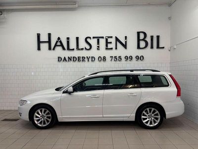 Vit Begagnad 2015 Volvo V70 Momentum Kombi | 129 000 kr (Marknadspris)