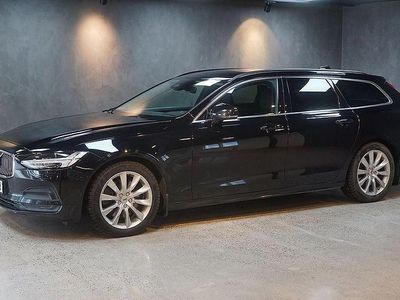 Svart Begagnad 2022 Volvo V90 Momentum Kombi | 184 900 kr