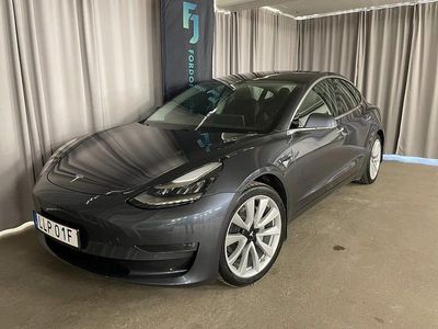 Grå Begagnad 2019 Tesla Model 3 Long Range AWD Sedan | 279 900 kr (Marknadspris)