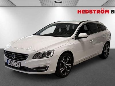 Begagnad Volvo V60 Momentum 234 HK (172 kW) 2017 Vit Kombi