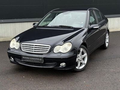 Svart Begagnad 2005 Mercedes C180 Classic Sedan | 64 800 kr (Lite dyr)