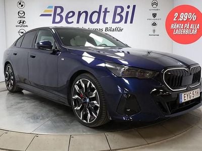 Tanzanite blå Begagnad 2023 BMW 550e Comfort Edition Sedan | 839 500 kr (Dyr)