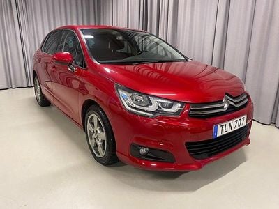 Röd Begagnad 2017 Citroën C4 Halvkombi | 109 900 kr (Marknadspris)