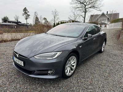 Midnight silver metallic Begagnad 2018 Tesla Model S Halvkombi | 349 000 kr (Dyr)