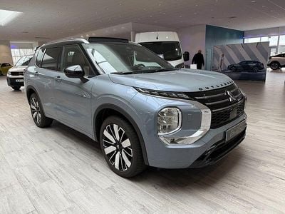 Vit solid Ny 2025 Mitsubishi Outlander P-HEV Edition SUV | 609 900 kr