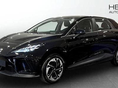 Begagnad MG MG4 EV 125 kW (170 HK) 2024 Svart Halvkombi