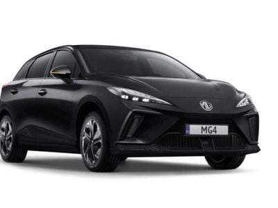 Begagnad MG MG4 EV Luxury 150 kW (204 HK) 2023 Svart Halvkombi