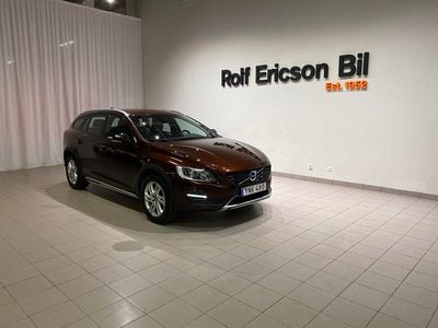 Brun Begagnad 2018 Volvo V60 CC Standard Kombi | 199 500 kr (Marknadspris)