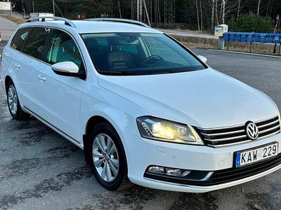 Vit Begagnad 2011 VW Passat Kombi | 79 900 kr (Marknadspris)