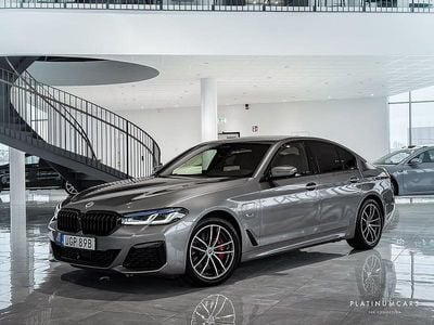 Grå Begagnad 2022 BMW 530e M Sport Sedan | 449 000 kr (Dyr)
