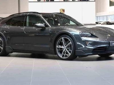 Grå Begagnad 2023 Porsche Taycan Cross Turismo Sedan | 795 000 kr (Marknadspris)