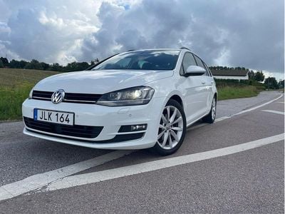 Vit Begagnad 2015 VW Golf VII GT Kombi | 129 500 kr (Marknadspris)