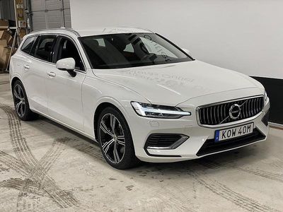 Vit Begagnad 2021 Volvo V60 Kombi | 349 900 kr (Lite dyr)