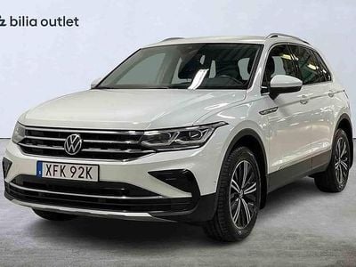 Vit Begagnad 2022 VW Tiguan SUV | 269 900 kr (Bra pris)