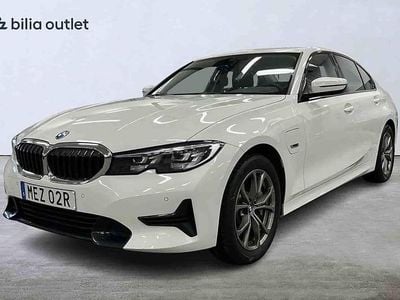 Begagnad BMW 330e Sport Line 292 HK (214 kW) 2022 Vit Sedan