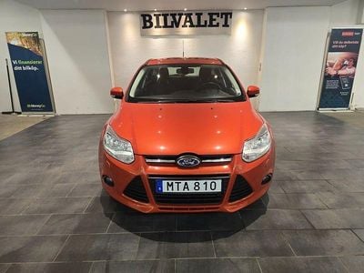 Begagnad Ford Focus Trend 95 HK (69 kW) 2012 Orange