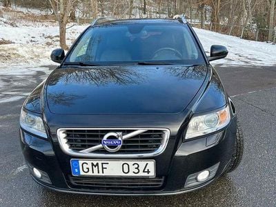 Begagnad Volvo V50 Momentum 116 HK (85 kW) 2011 Svart Kombi
