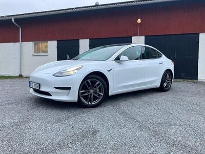 Begagnad 2020 Tesla Model 3 Standard Range Plus Sedan | 195 000 kr (Lite dyr)