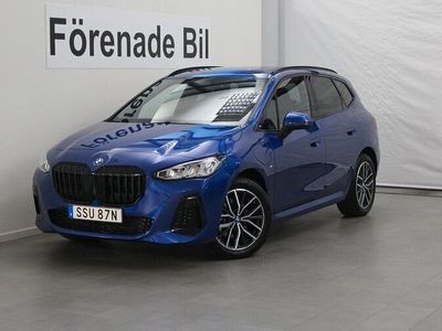 begagnad BMW 220 Active Tourer 225 e xDrive M Sport Drag Rattvärme HiFi 2024, Minibuss