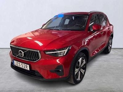 Röd Begagnad 2023 Volvo XC40 SUV | 344 900 kr (Marknadspris)