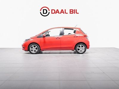 begagnad Toyota Yaris 5-DÖRRAR 1.33 DUAL MULTIDRIVE S KAMERA NAV 2013, Halvkombi