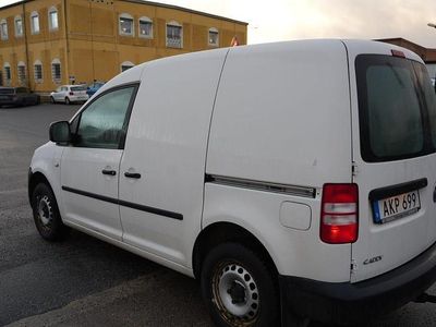 Begagnad VW Caddy 102 HK (75 kW) 2014 Minibuss
