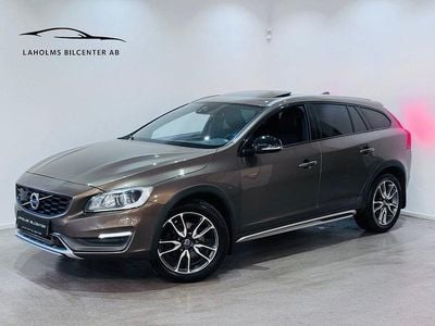 Brun Begagnad 2016 Volvo V60 CC Momentum Kombi | 129 900 kr