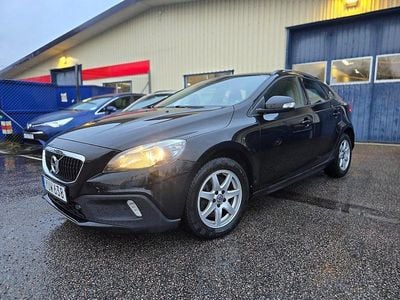 Svart Begagnad 2017 Volvo V40 Kinetic Halvkombi | 169 900 kr (Lite dyr)