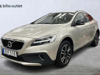 Ljusbrun Begagnad 2017 Volvo V40 Business Edition Halvkombi | 174 900 kr (Marknadspris)