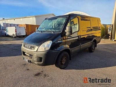 Begagnad Iveco Daily 116 HK (85 kW) 2012 Svart