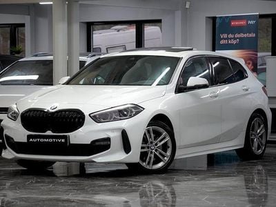 Vit Begagnad 2021 BMW 118 M Sport Halvkombi | 249 900 kr (Lite dyr)