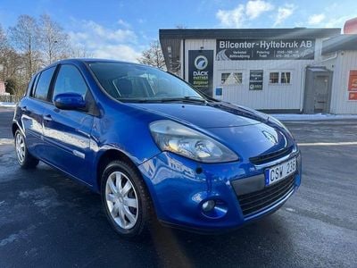Begagnad Renault Clio R.S. 103 HK (75 kW) 2011 Blå Halvkombi
