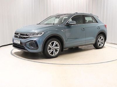 Petroleum blue metallic Begagnad 2024 VW T-Roc R-line SUV | 359 900 kr (Bra pris)