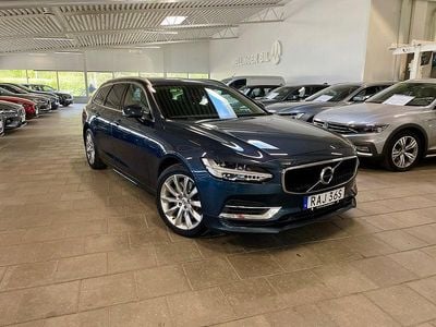 Mörkblå Begagnad 2020 Volvo V90 Kombi | 269 000 kr (Marknadspris)