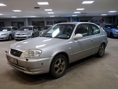 Silver Begagnad 2003 Hyundai Accent Halvkombi | 9 900 kr