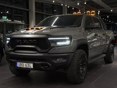 Grå Begagnad 2023 RAM 1500 Pickup | 1 774 000 kr